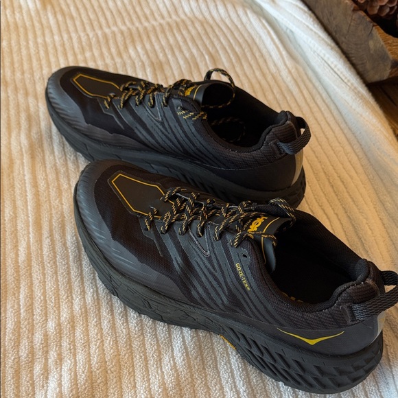 Hoka Men's Speedgoat 4 Gortex, Athletic Shoes - Picture 2 of 11